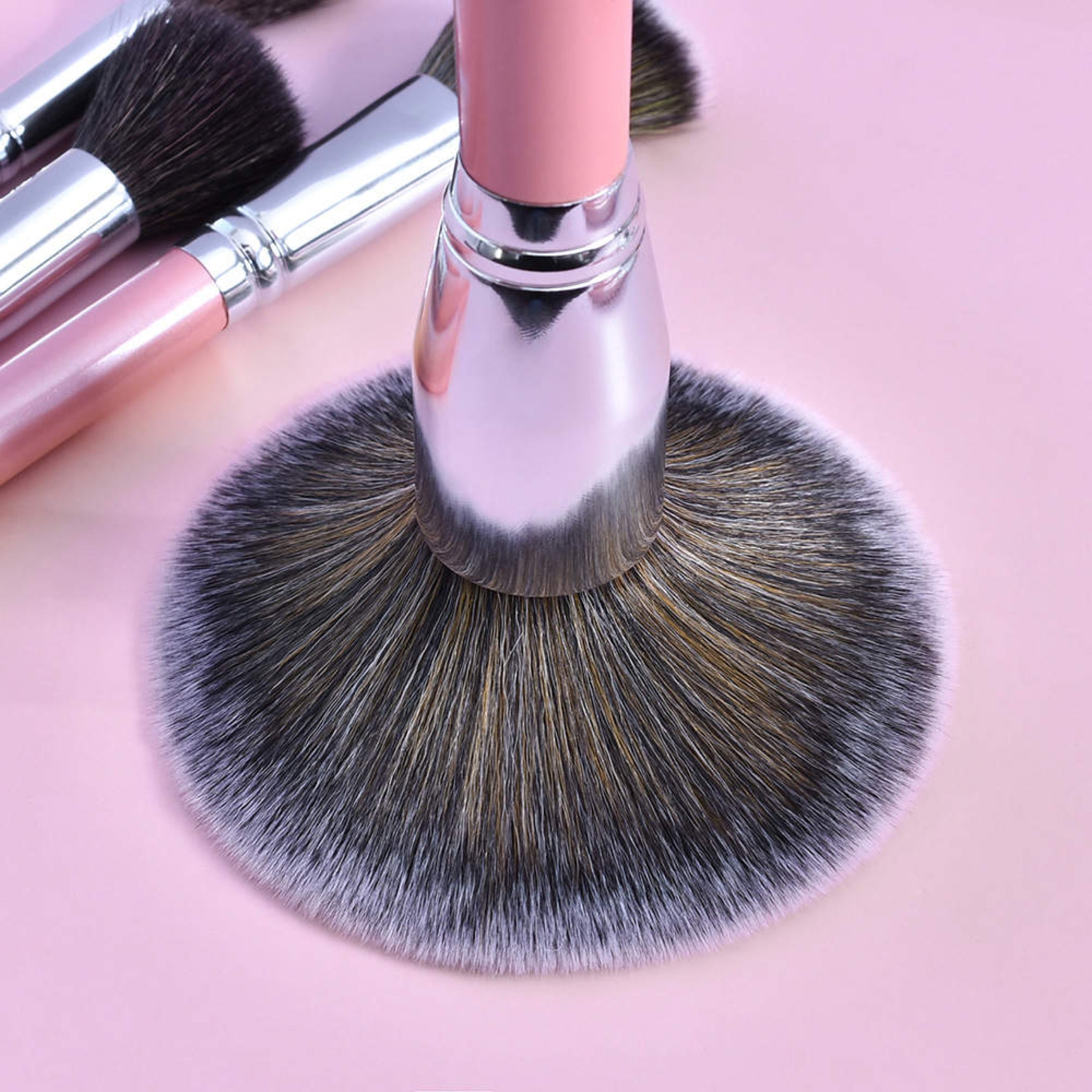 Cut Crease/Brow Detail Brush